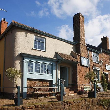 The Lamb Inn Кредитън Екстериор снимка