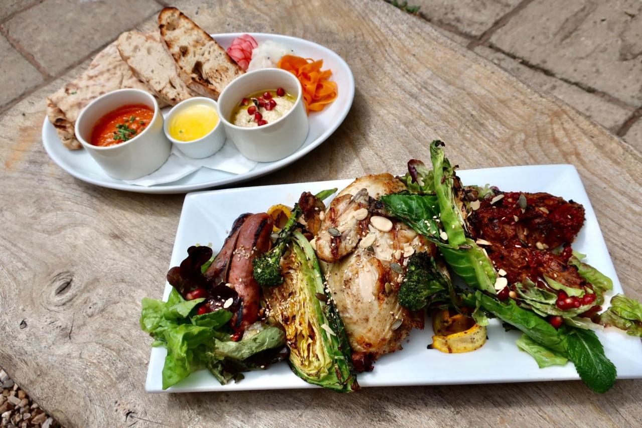 The Lamb Inn Кредитън Екстериор снимка