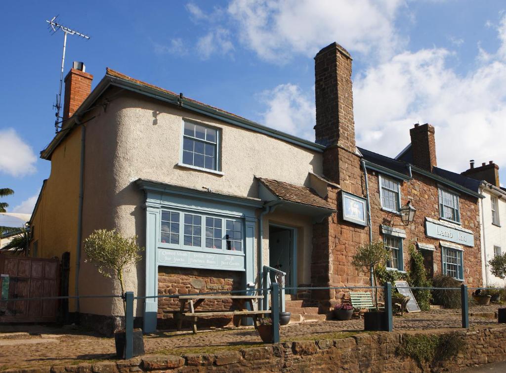 The Lamb Inn Кредитън Екстериор снимка