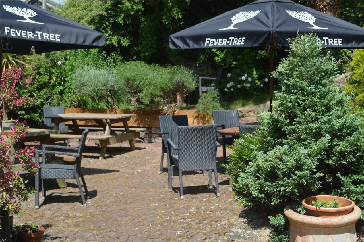 The Lamb Inn Кредитън Екстериор снимка